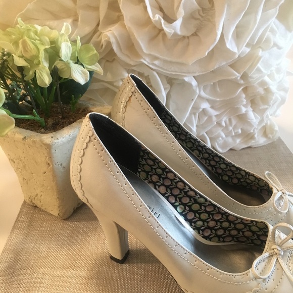 ✨Madden Girl✨Patent Leather Peep Toe Pumps (7.5) - Picture 2 of 6